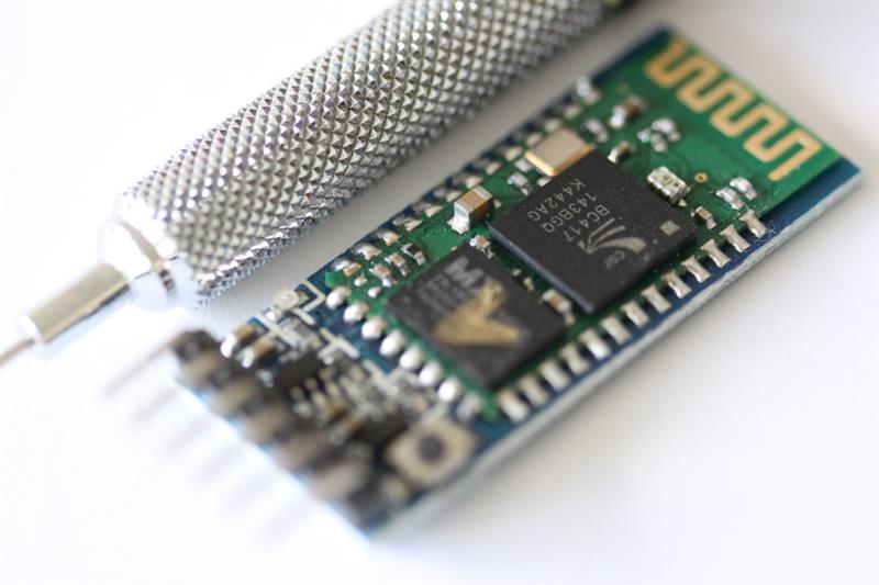 Bluetooth 2.0 EDR UART module for microcontroller wireless communication